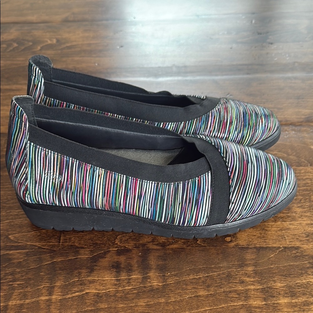 Nurture Women's Kizzie Multicolor Striped Slip-On Wedge Flats Size 7.5